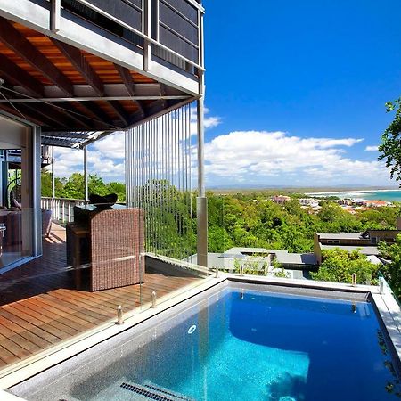 Peppers Noosa Resort And Villas Exterior foto A pool at a private residence in Queensland, Australia