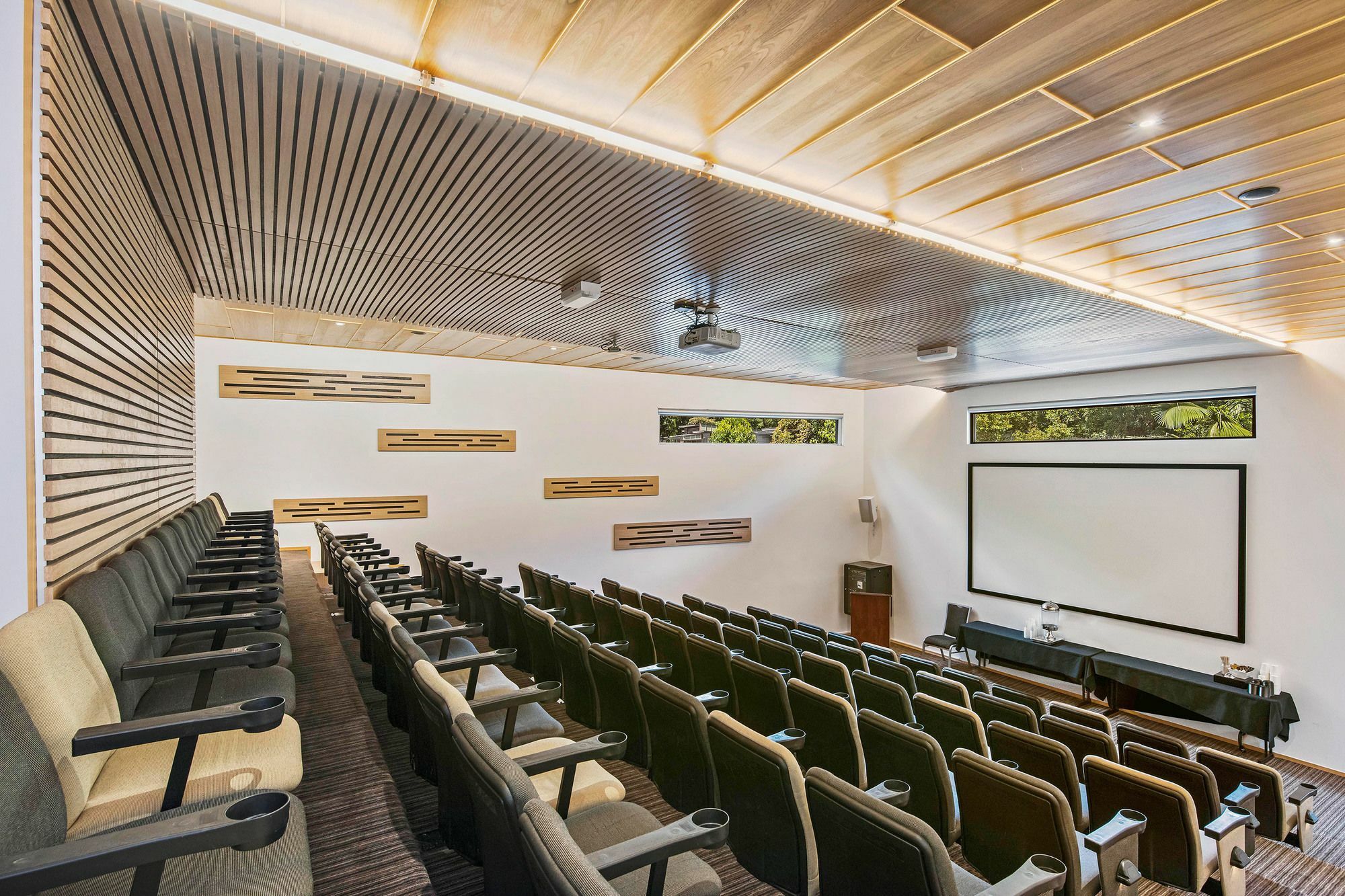 Peppers Noosa Resort And Villas Exterior foto The auditorium at the Center for the Arts