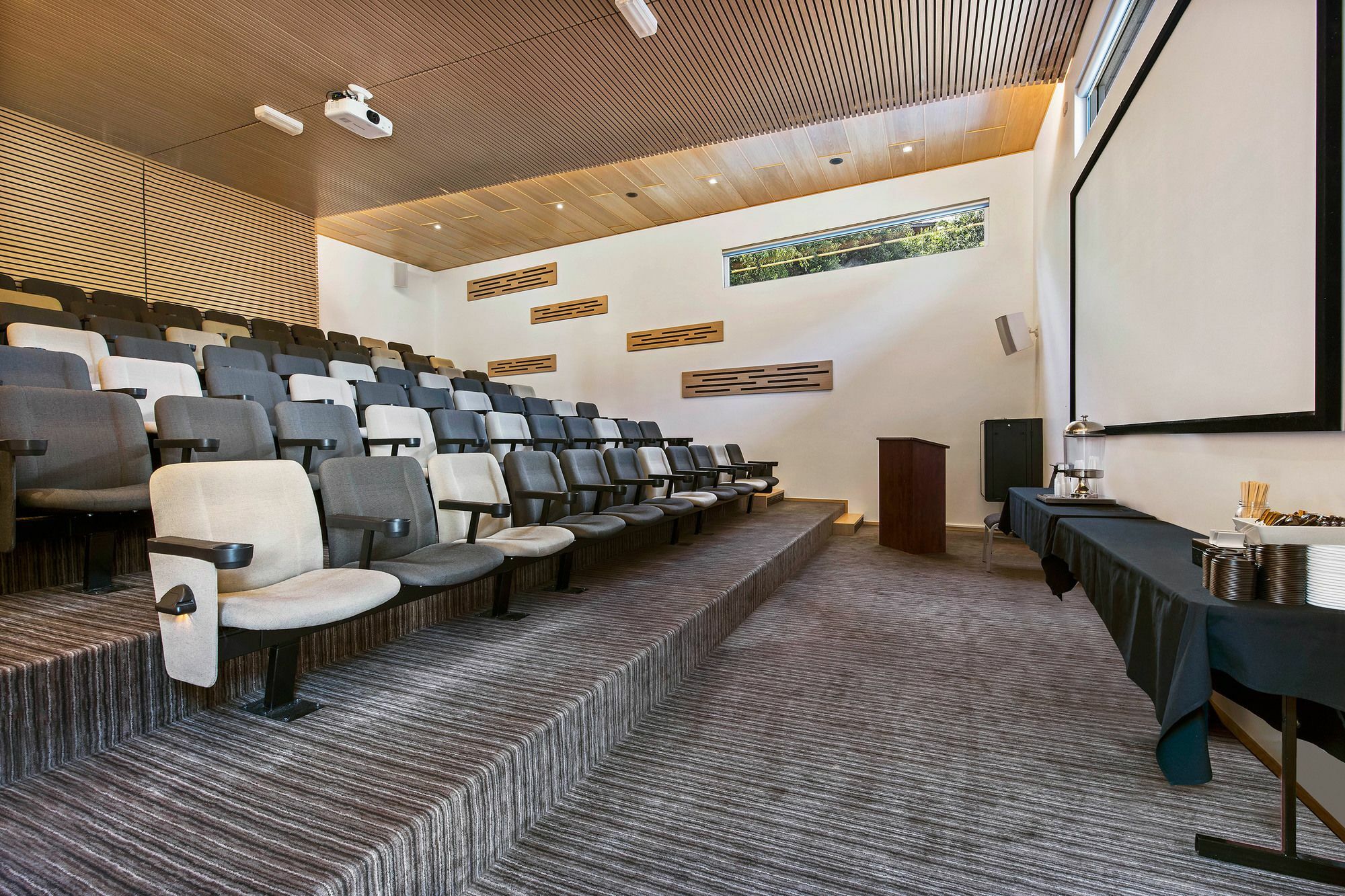 Peppers Noosa Resort And Villas Exterior foto The lecture theatre